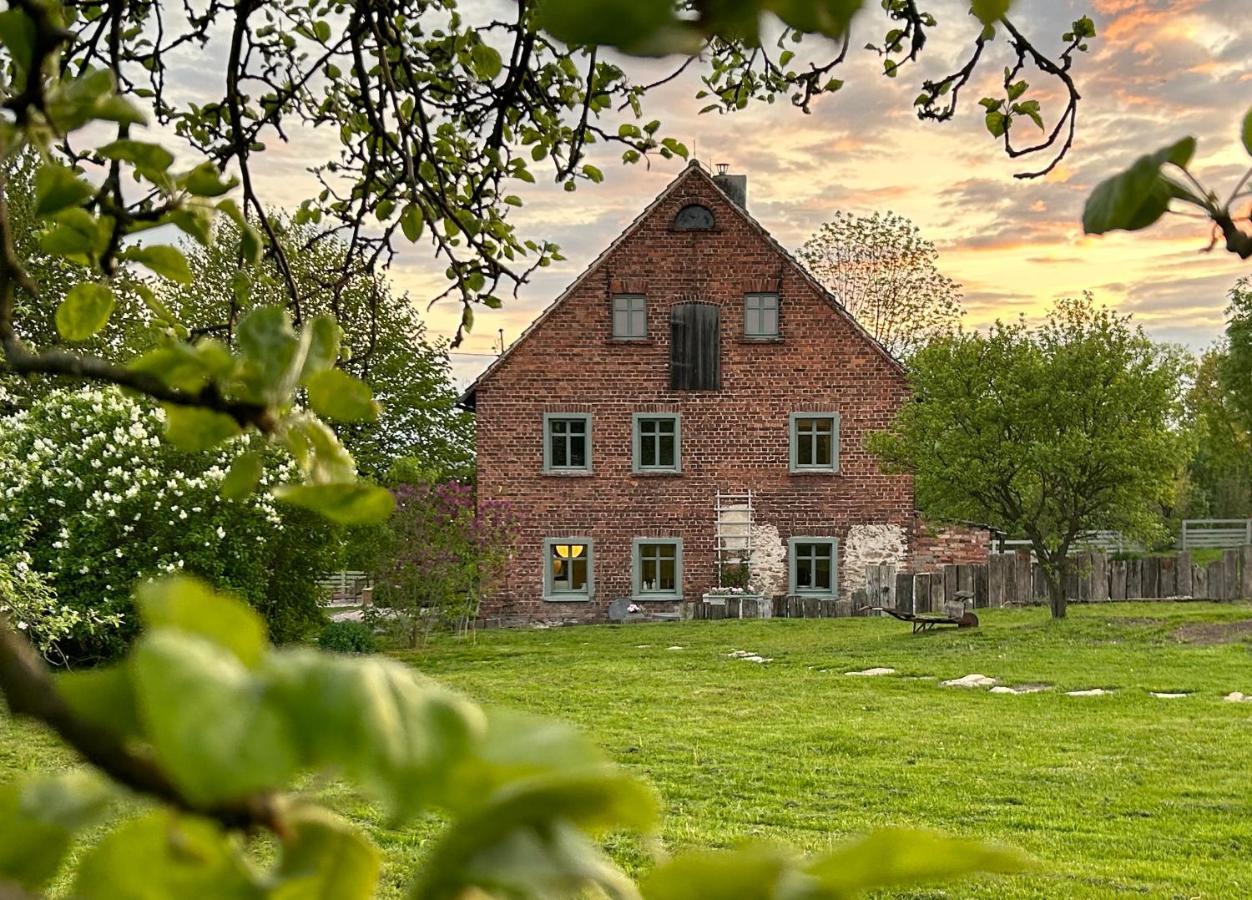 Dom Na Krzewiu Acomodação com café da manhã Gryfów Śląski Exterior foto